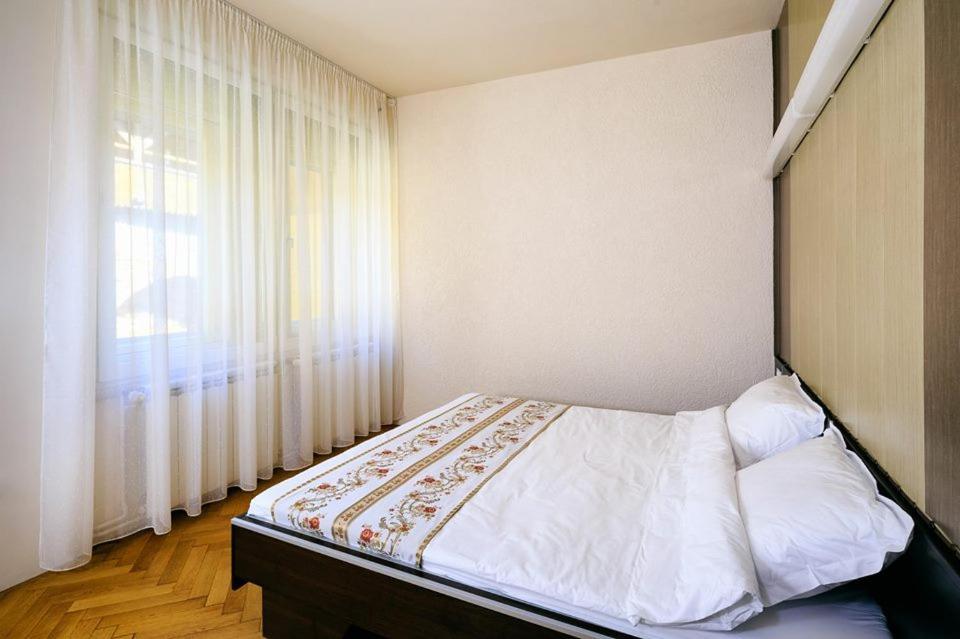 Schiller Apartment - Old Town Hermannstadt Exterior foto